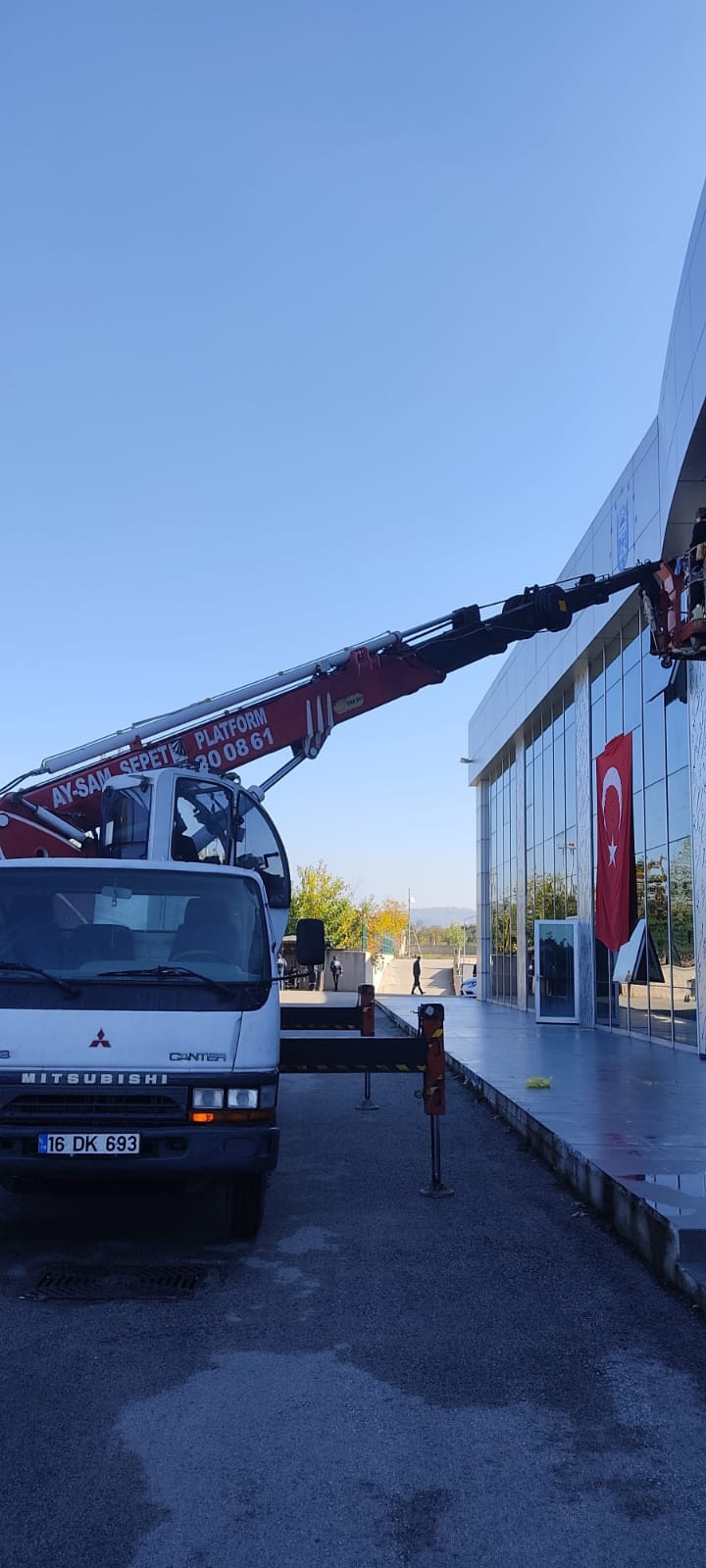 Bursa vinçli cam temizliği