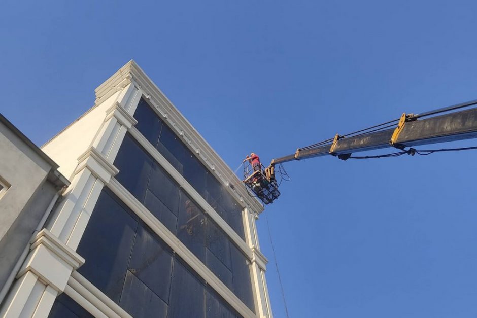 Bursa vinçli cam temizliği
